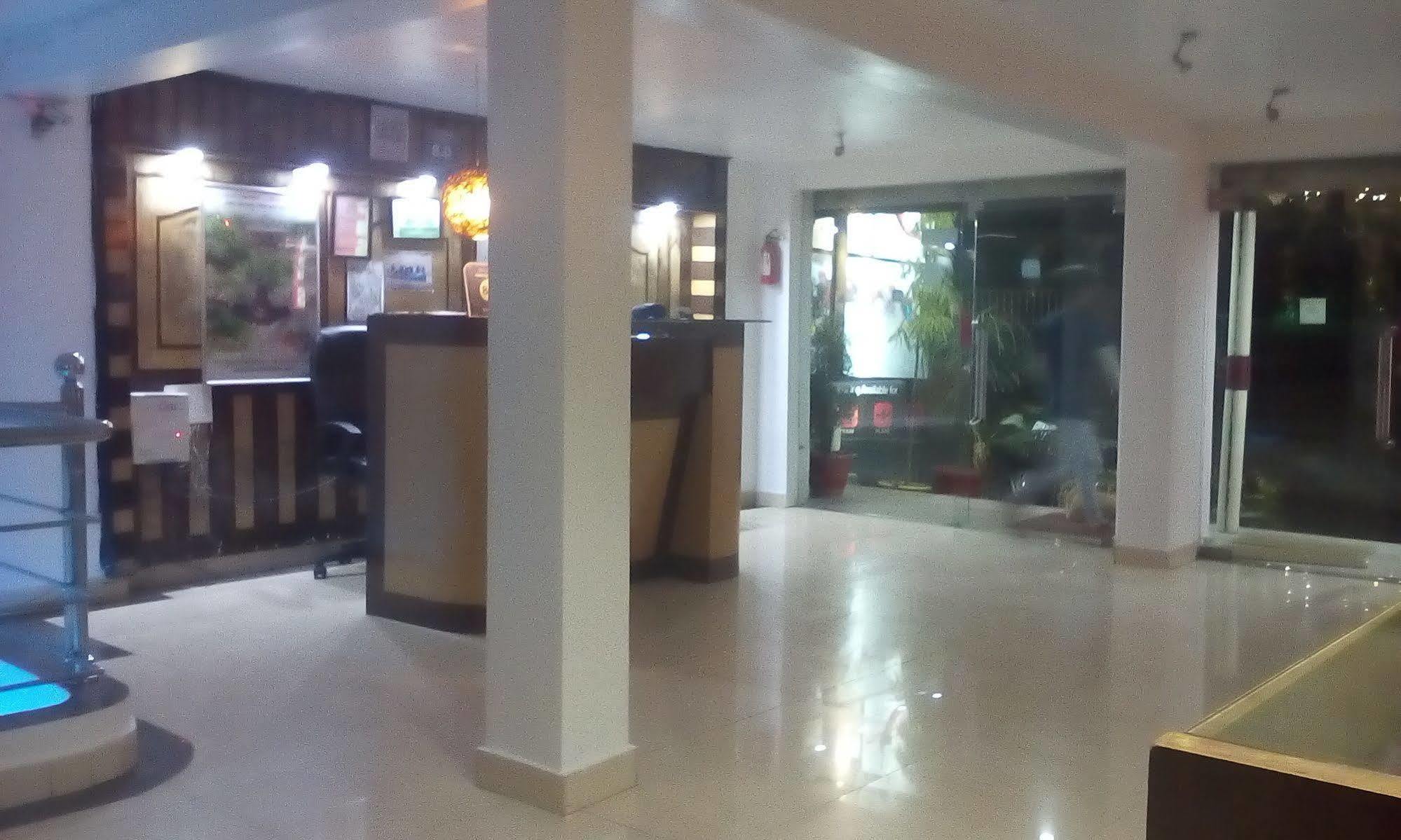Hotel Ganesha Inn Tapovan Exterior foto